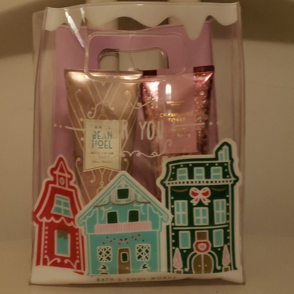 Bath & Body Works Other - NWT BBW Holiday Bag & Body Cream